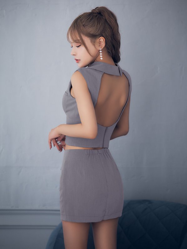 グレー モデル:如月れい 身長:156cm 着用サイズ:Sサイズ