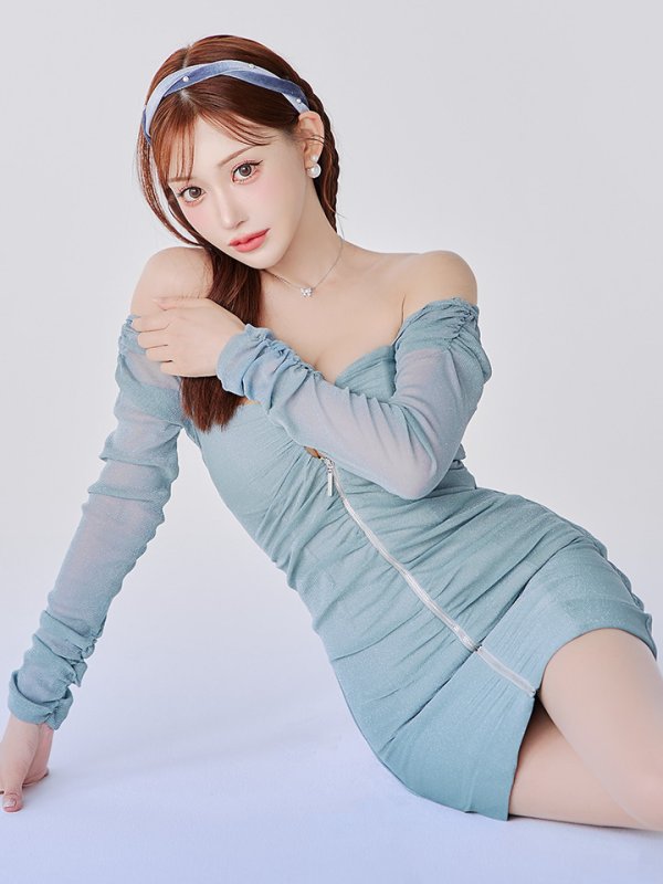 ブルー モデル:明日花キララ 身長:162cm 着用サイズ:Sサイズ