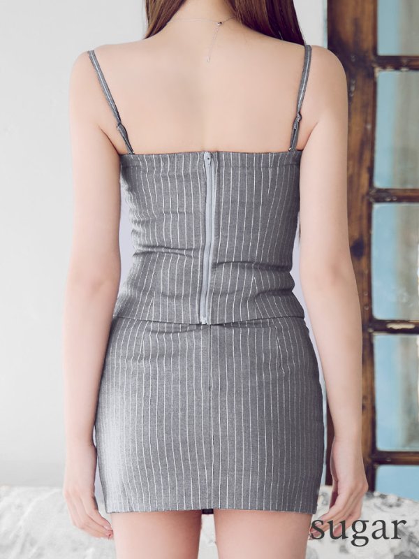 グレー モデル:橋本甜歌(てんちむ) 身長:163cm 着用サイズ:Sサイズ