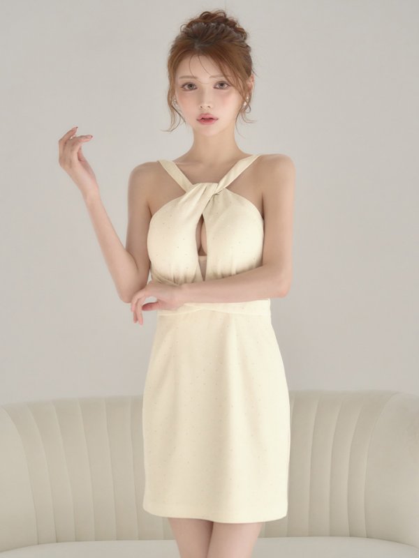 アイボリー モデル：ももか　身長：156cm　着用サイズ：Sサイズ