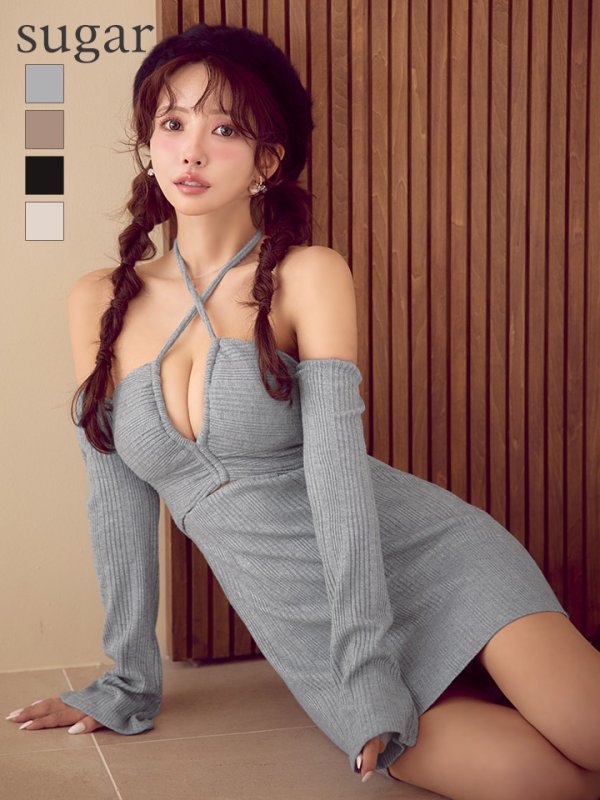グレー モデル：三上悠亜　身長：159cm　着用サイズ：Sサイズ
