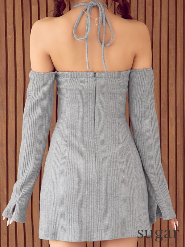 グレー モデル：三上悠亜　身長：159cm　着用サイズ：Sサイズ