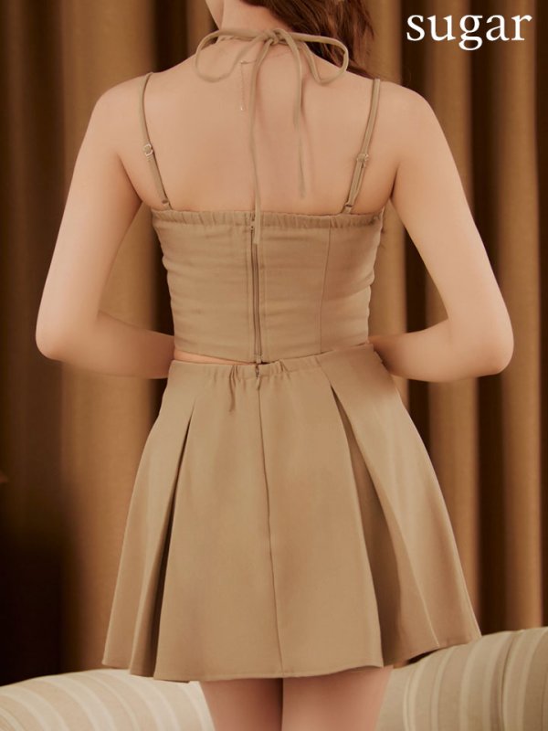 ベージュ モデル:明日花キララ 身長:162cm サイズ:Sサイズ