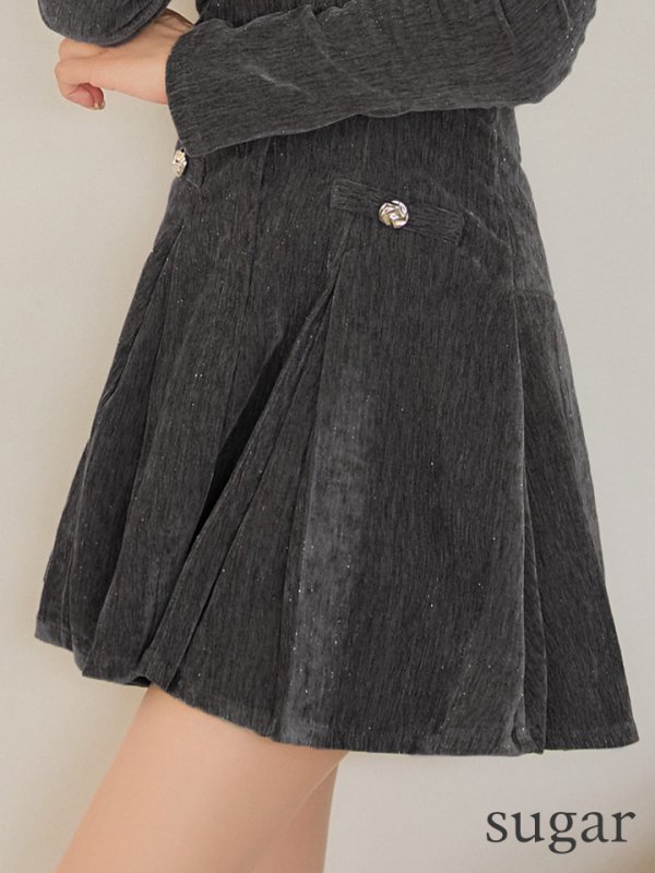 グレー　モデル：明日花キララ　身長162cm　着用サイズ：Sサイズ