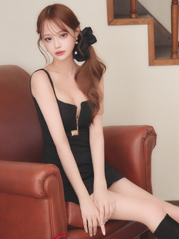 ブラック モデル：れみれみ　身長：163cm　着用サイズ：Sサイズ