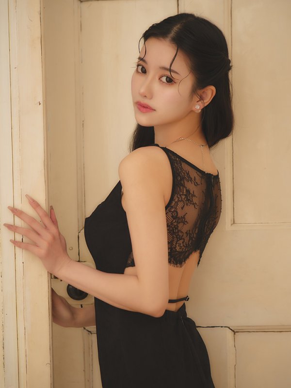 ブラック　モデル：ゆりお　身長：165cm　着用サイズ：Sサイズ