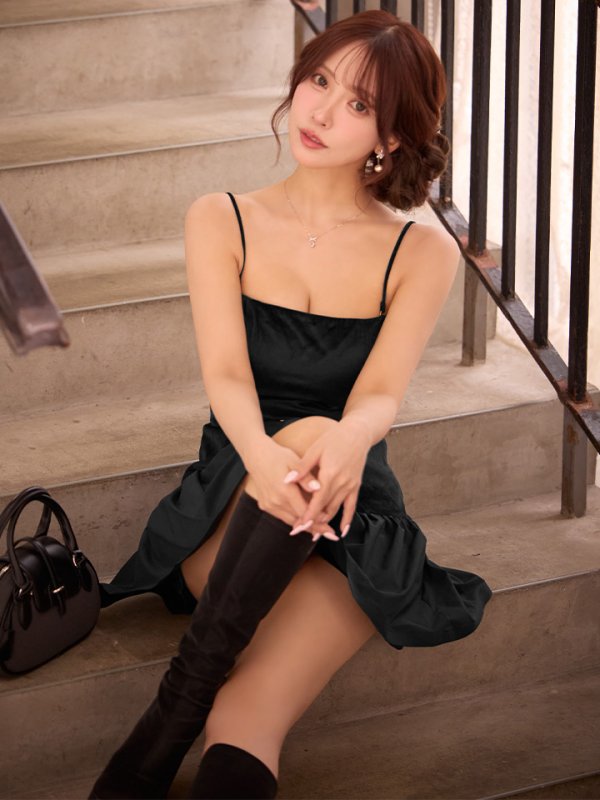 ブラック モデル：三上悠亜　身長159cm　着用サイズ：Sサイズ