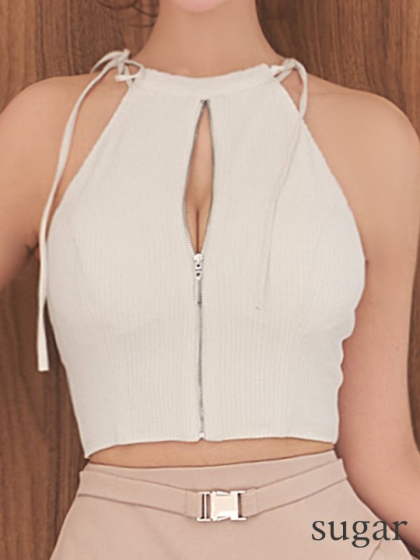 アイボリーxベージュ　モデル：明日花キララ　身長：162cm　着用サイズ：Sサイズ