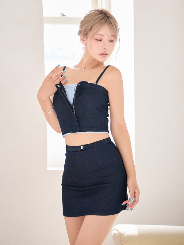 ネイビー　モデル：如月れい　身長：156cm　着用サイズ：Sサイズ