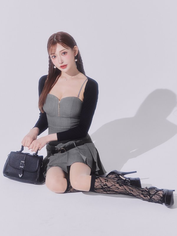 グレー　モデル：明日花キララ　身長：162cm 着用サイズ：Sサイズ