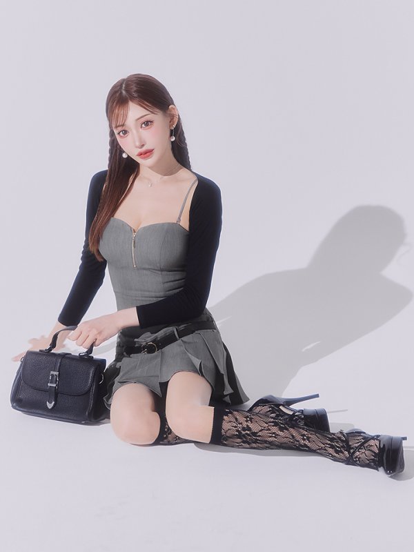 グレー　モデル：明日花キララ　身長：162cm 着用サイズ：Sサイズ