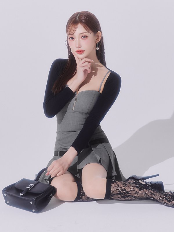 グレー　モデル：明日花キララ　身長：162cm 着用サイズ：Sサイズ