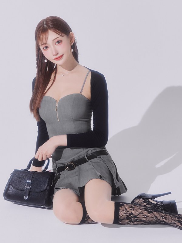 グレー　モデル：明日花キララ　身長：162cm 着用サイズ：Sサイズ