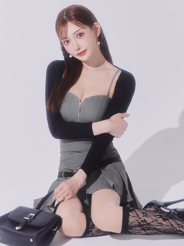 グレー　モデル：明日花キララ　身長：162cm 着用サイズ：Sサイズ