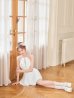 ホワイト　 モデル：明日花キララ　身長：162cm　着用サイズ：Sサイズ