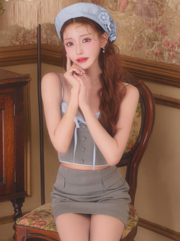 グレー×ブルー　モデル：明日花キララ　身長：160cm　着用サイズ：Sサイズ