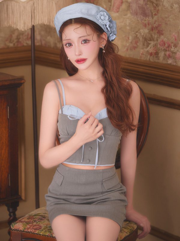 グレー×ブルー　モデル：明日花キララ　身長：160cm　着用サイズ：Sサイズ