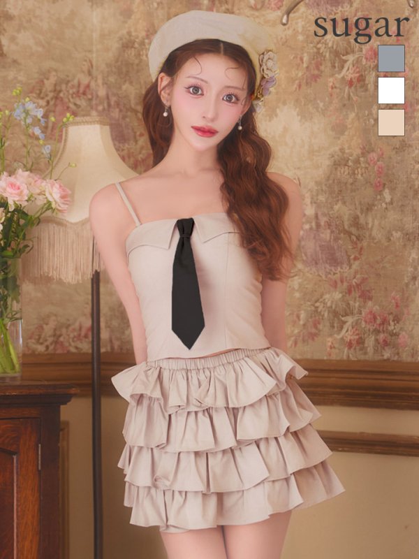 ベージュ　モデル：明日花キララ　身長：160cm　着用サイズ：Sサイズ