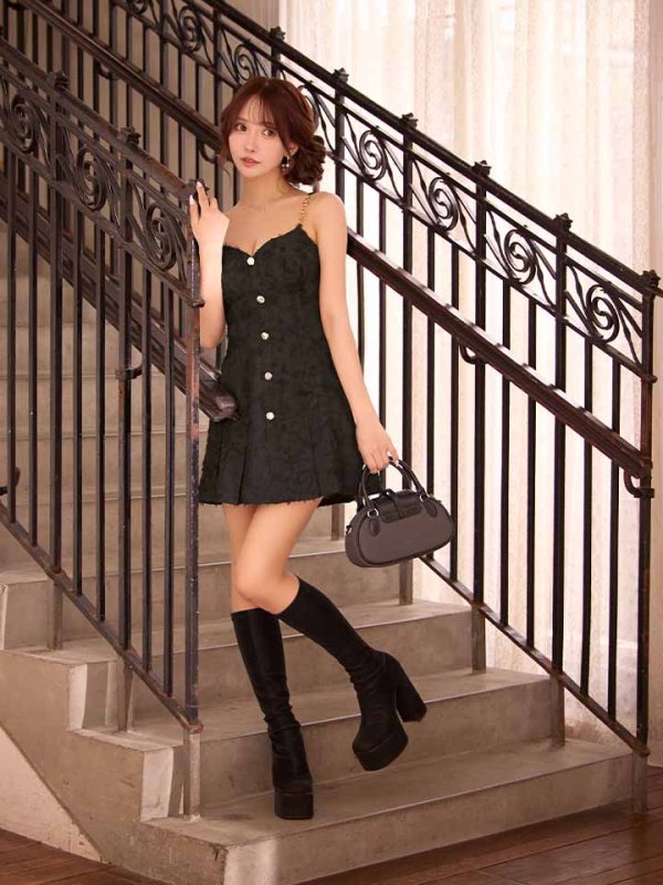 ブラック　モデル：三上悠亜　身長：159cm　着用サイズ：Sサイズ