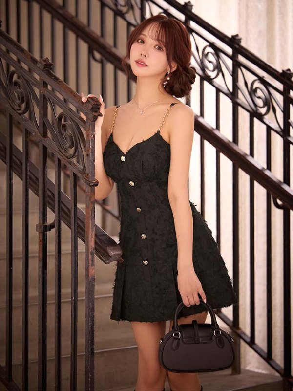 ブラック　モデル：三上悠亜　身長：159cm　着用サイズ：Sサイズ