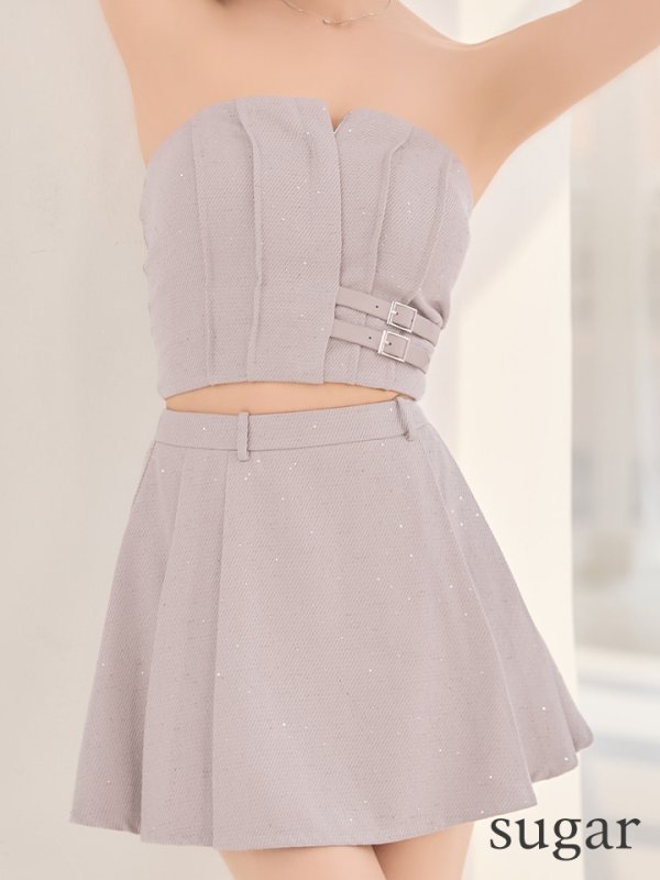 グレージュ　モデル：明日花キララ　身長：162cm　着用サイズ：Sサイズ