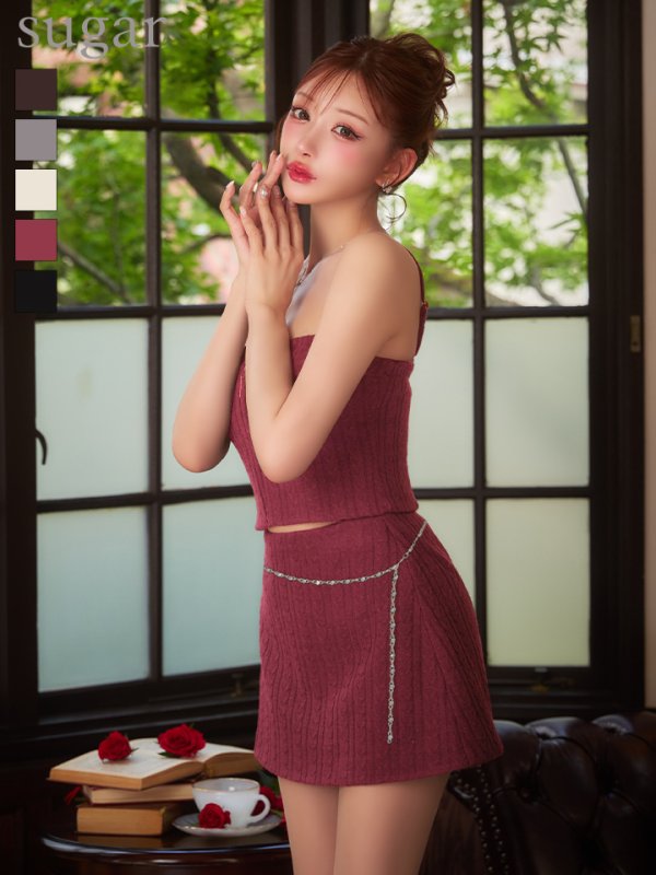 ボルドー　モデル：明日花キララ　身長162cm　着用サイズ：Sサイズ