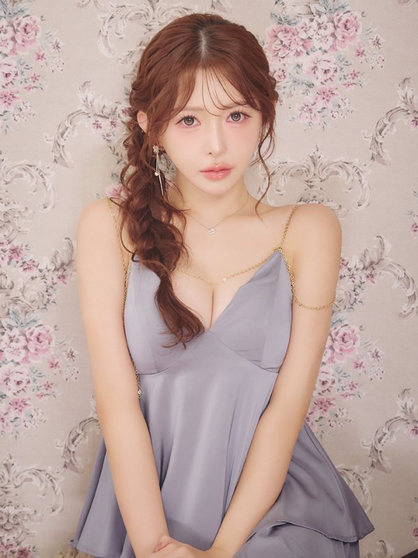 グレージュ　モデル：りな　身長：160cm　着用サイズ：Sサイズ