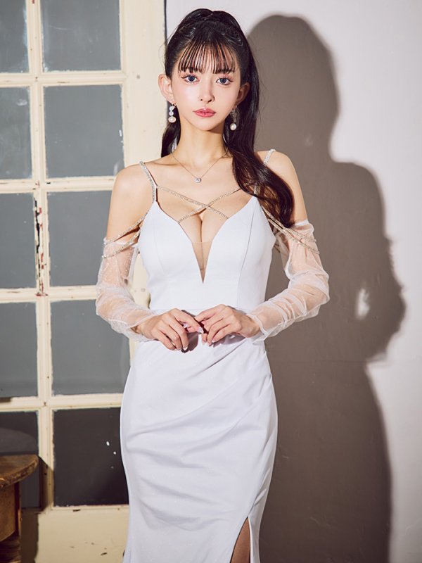 ホワイト モデル:まおちゃる 身長:158cm 着用サイズ:Sサイズ