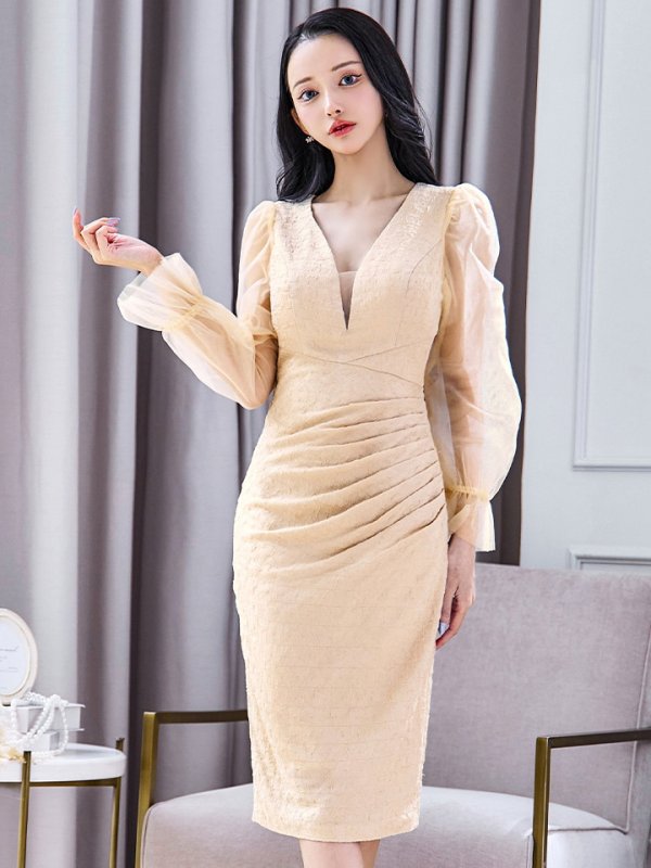 ベージュ モデル:まおちゃる 身長:158cm 着用サイズ:8号(Sサイズ)