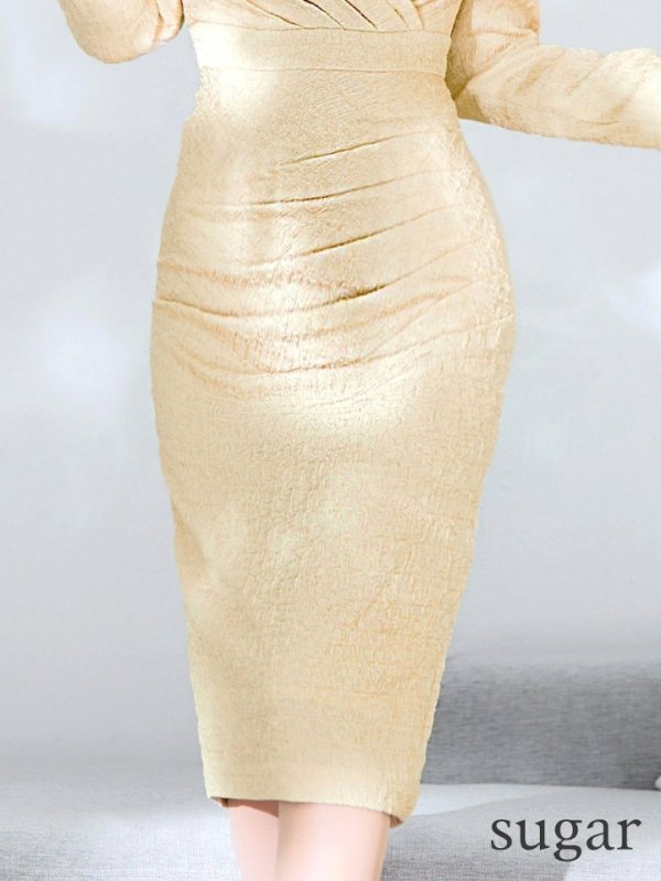ベージュ モデル:真優川咲 身長:158cm 着用サイズ:8号(Sサイズ)