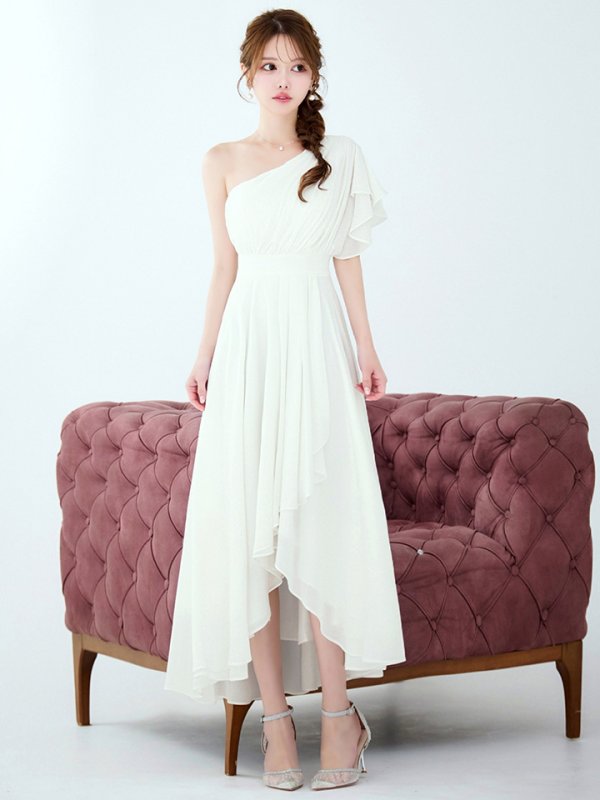 アイボリー モデル:ゆめ 身長:160cm 着用サイズ:8号(Sサイズ)