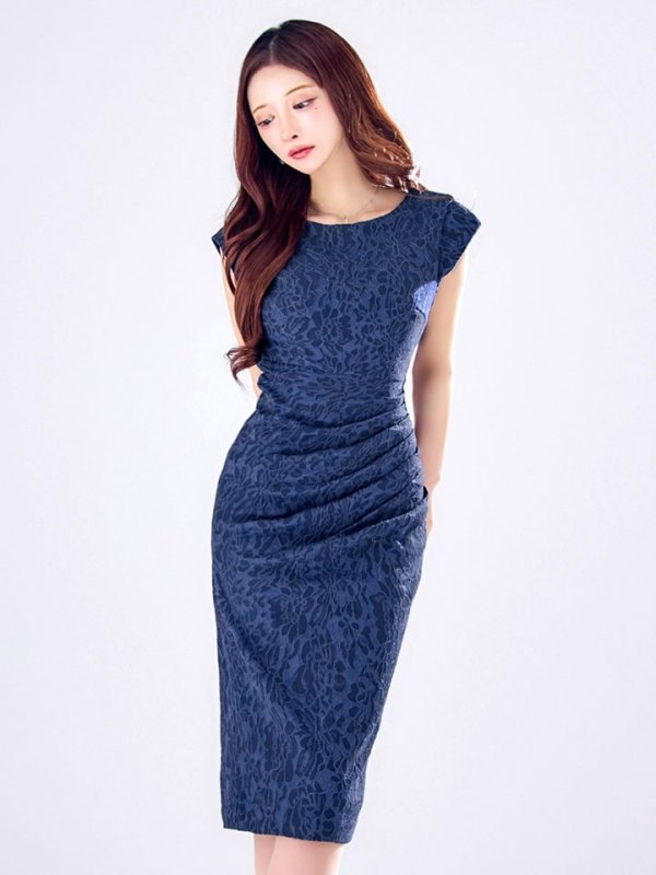 ネイビー モデル:真優川咲 身長:158cm 着用サイズ:8号(Sサイズ)