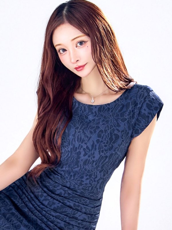 ネイビー モデル:真優川咲 身長:158cm 着用サイズ:8号(Sサイズ)