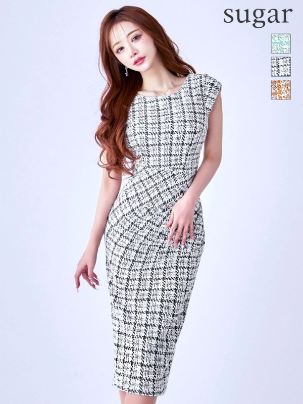 ブラックアイボリー モデル:真優川咲 身長:158cm 着用サイズ:8号(Sサイズ)