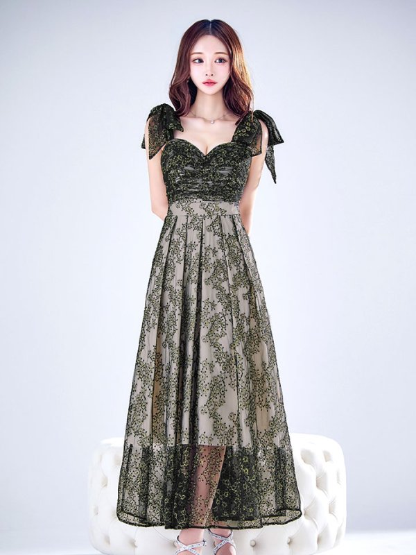 ブラックベージュ モデル:真優川咲 身長:158cm 着用サイズ:8号(Sサイズ)