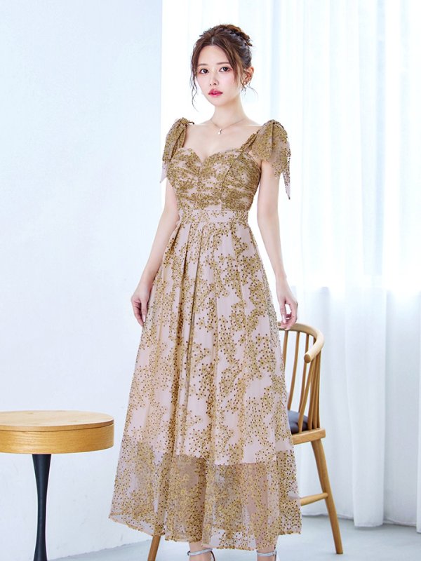 ベージュクリーム モデル:ゆめ 身長:160cm 着用サイズ:8号(Sサイズ)