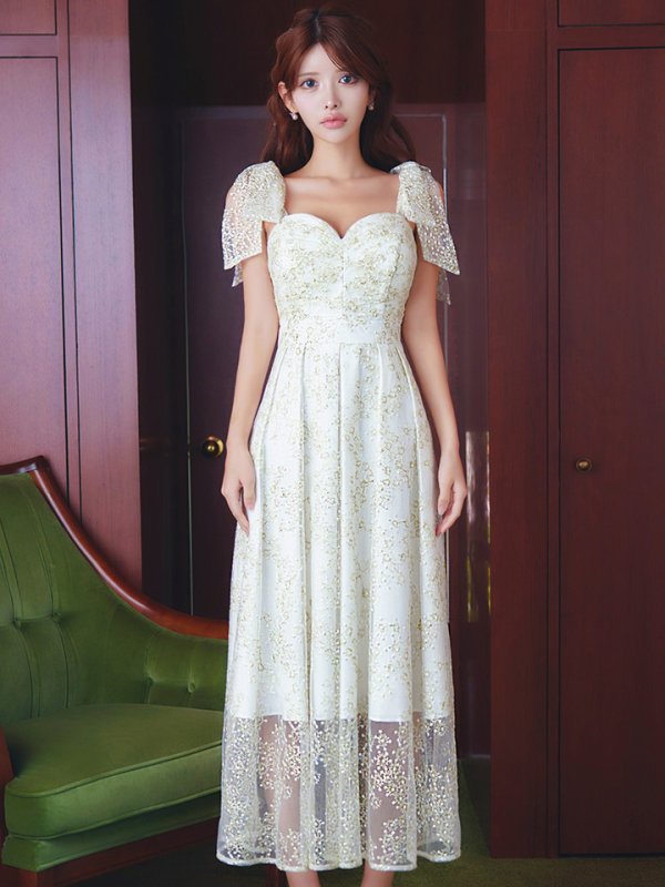 アイボリー モデル：まりん　身長：164cm　着用サイズ：8号(Sサイズ)