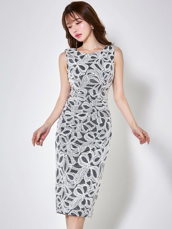 アイボリーブラック　モデル：ゆめ　身長：160cm　着用サイズ：8号(Sサイズ)