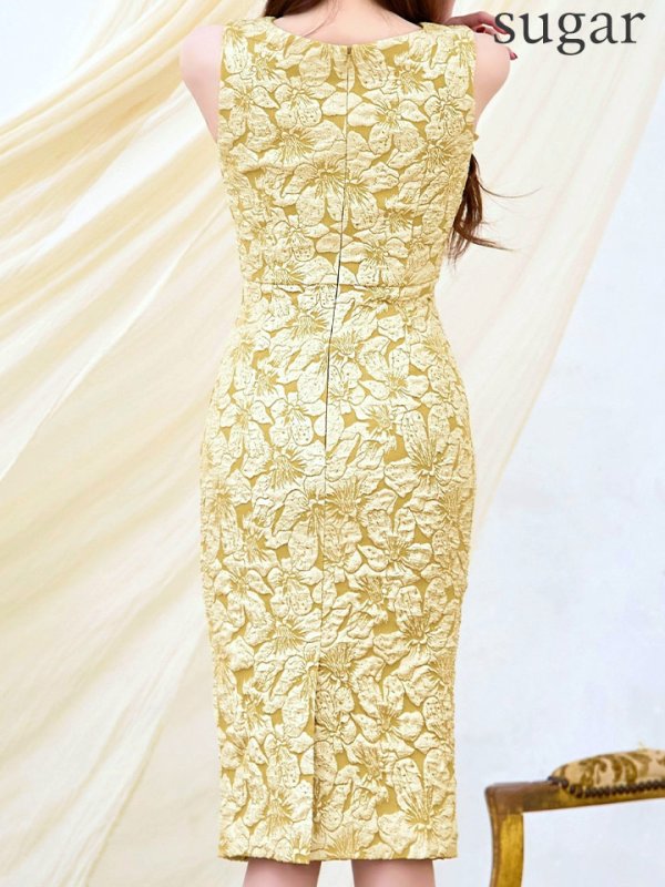 セイロンイエロー　モデル：真優川咲　身長：158cm　着用サイズ：8号(Sサイズ)