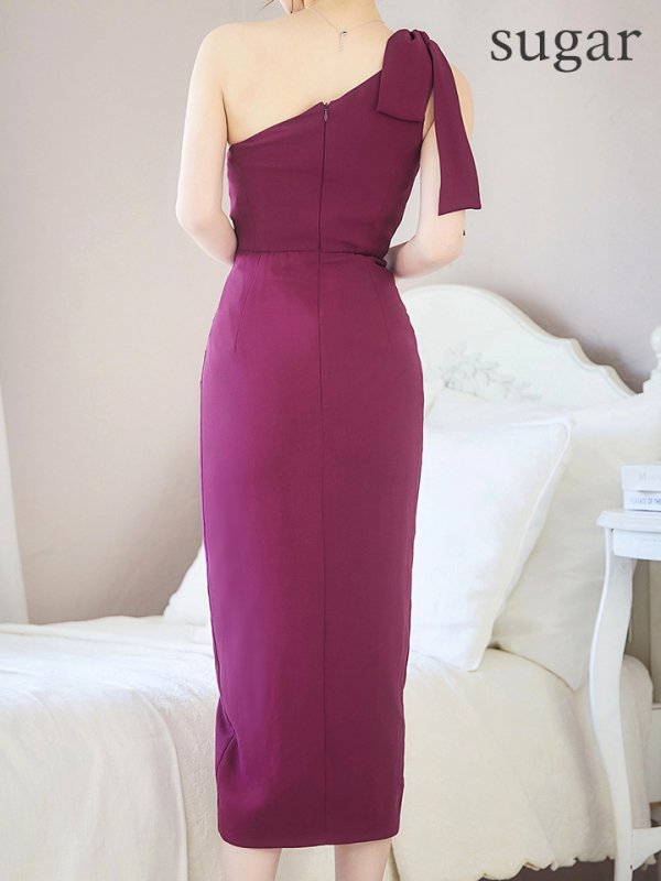 バーガンディ　モデル：ゆめ　身長：160cm　着用サイズ：8号(Sサイズ)