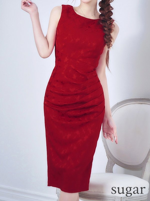 ダークレッド　モデル：真優川咲　身長：158cm　着用サイズ：8号(Sサイズ)