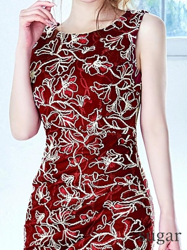 バーガンディ　モデル：ゆめ　身長：160cm　着用サイズ：8号(Sサイズ)