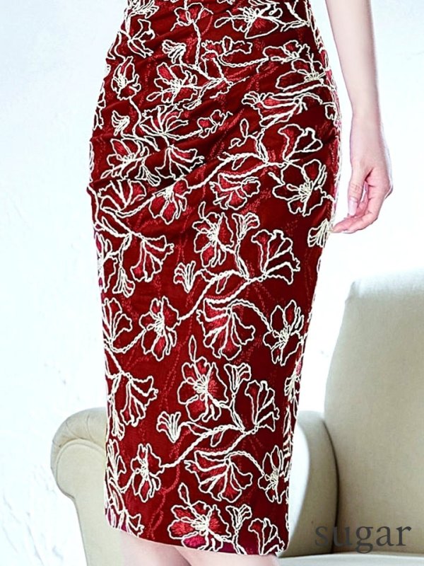 バーガンディ　モデル：ゆめ　身長：160cm　着用サイズ：8号(Sサイズ)