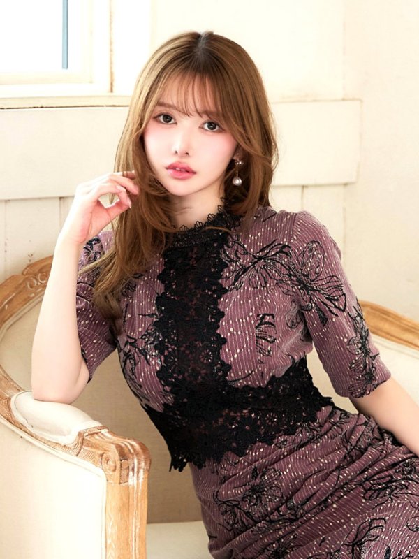 バーガンディブラック　モデル：ゆめ　身長：160cm　着用サイズ：8号(Sサイズ)