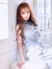 ブルーグレー　モデル：真優川咲　身長：158cm　着用サイズ：8号(Sサイズ)