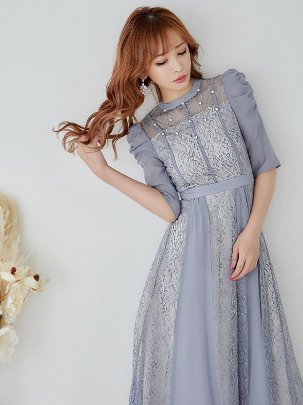 ブルーグレー モデル:真優川咲 身長:158cm 着用サイズ:8号(Sサイズ)