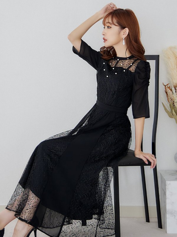 ブラック モデル:杉山佳那恵 身長:158cm 着用サイズ:8号(Sサイズ)