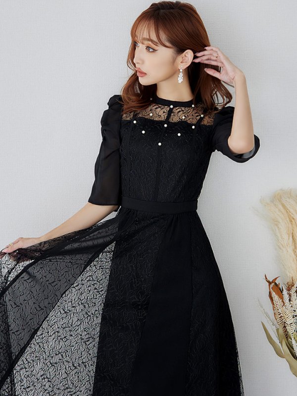 ブラック モデル:杉山佳那恵 身長:158cm 着用サイズ:8号(Sサイズ)