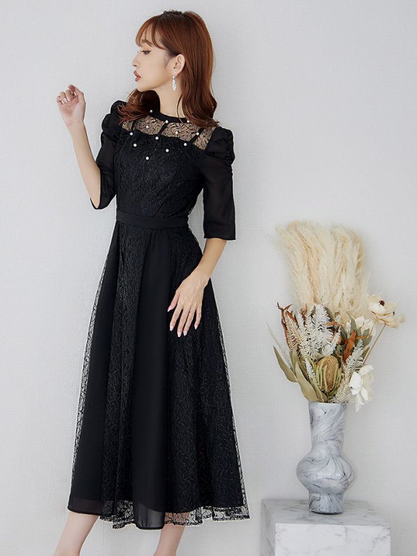 ブラック モデル:杉山佳那恵 身長:158cm 着用サイズ:8号(Sサイズ)