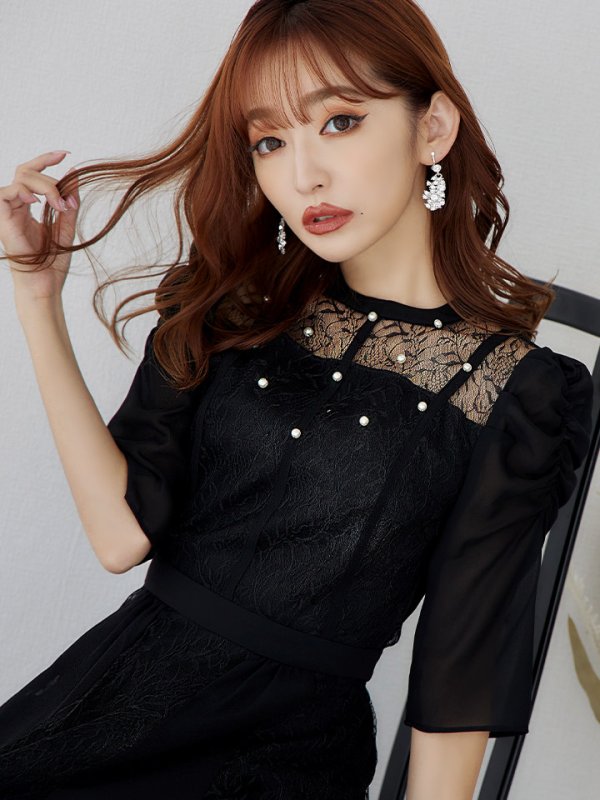 ブラック モデル:杉山佳那恵 身長:158cm 着用サイズ:8号(Sサイズ)